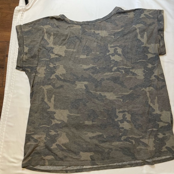 Misia Curvy size 1X tiger camo shirt - Picture 3 of 10